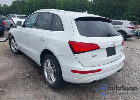 2016 Audi Q5 2.0T Premium z USA, uszkodzony, nr VIN WA1L2AFP2GA097444